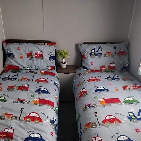 Black Rock Sands Caravan Sleeps 8 Hotel Porthmadog Exterior photo