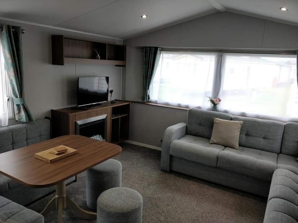 Black Rock Sands Caravan Sleeps 8 Hotel Porthmadog Exterior photo