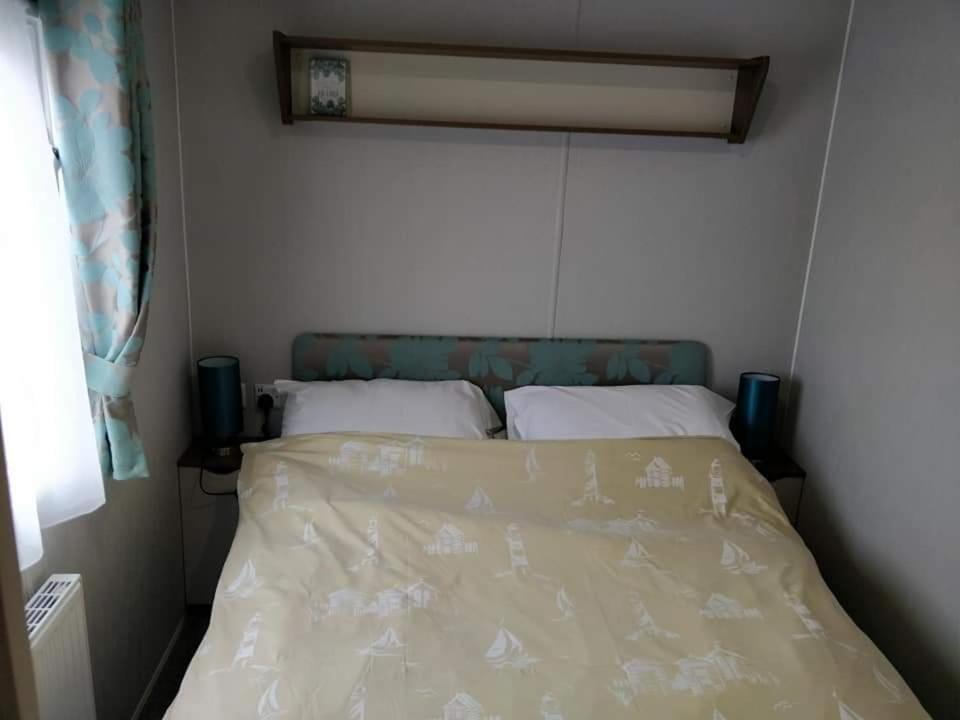 Black Rock Sands Caravan Sleeps 8 Hotel Porthmadog Exterior photo